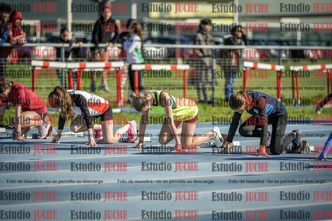 Fotos de los 80 m llanos de mujeres - U14