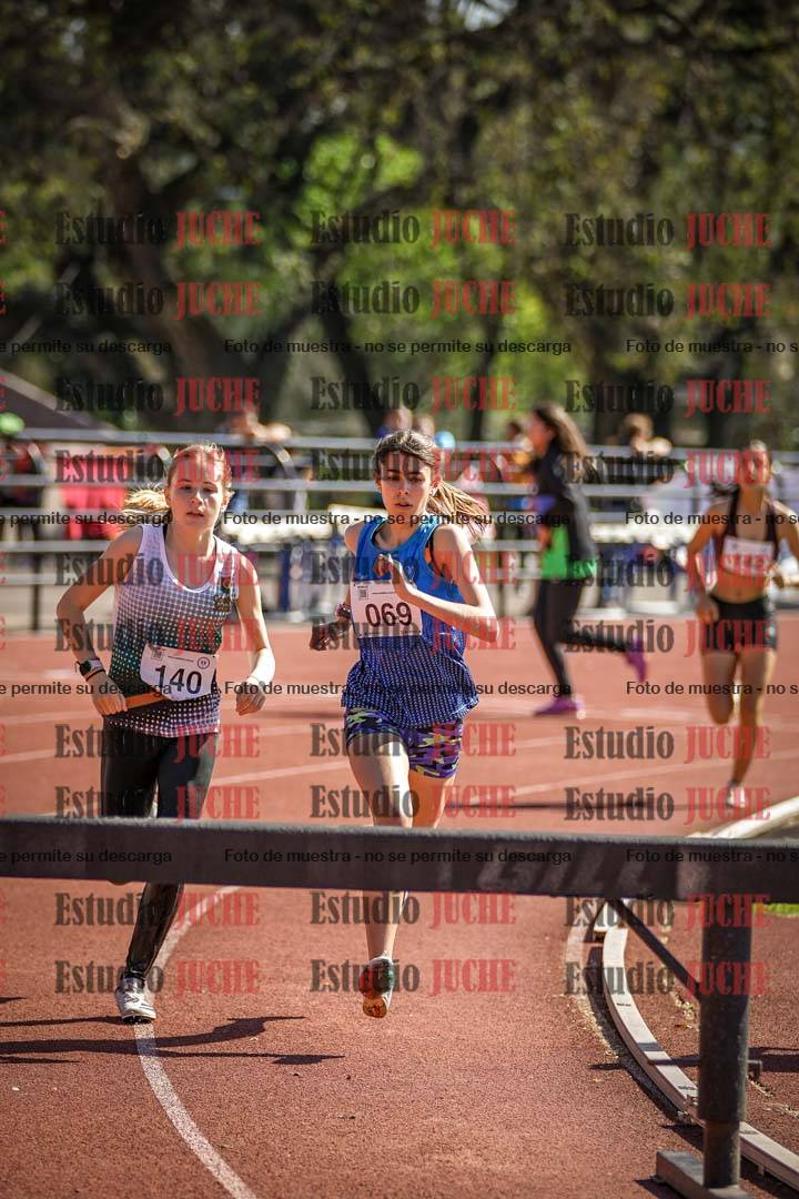 Fotos de los 1500 m con obstáculos de mujeres