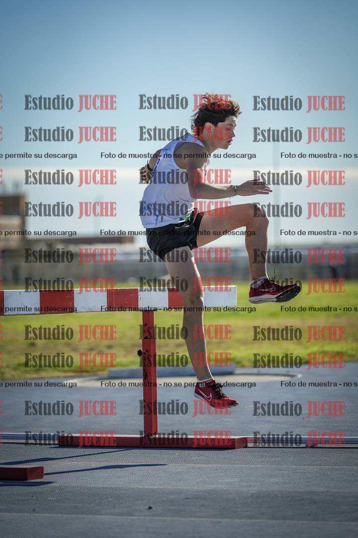 Fotos de los 3000 m con obstáculos de varones