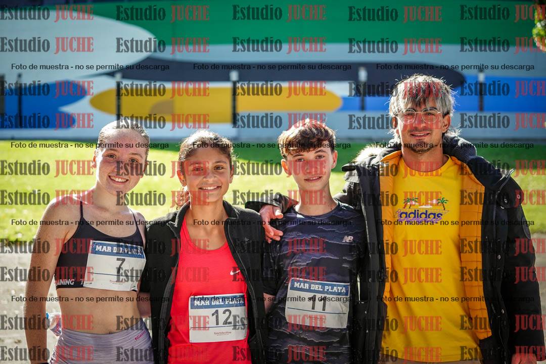 Fotos de algunos extras y podios del día 2