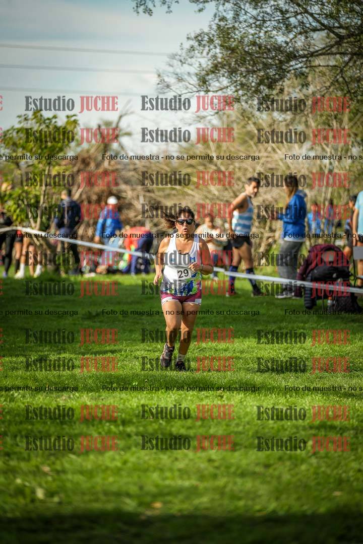 Fotos de la llegada del cross de 4000 m - mujeres