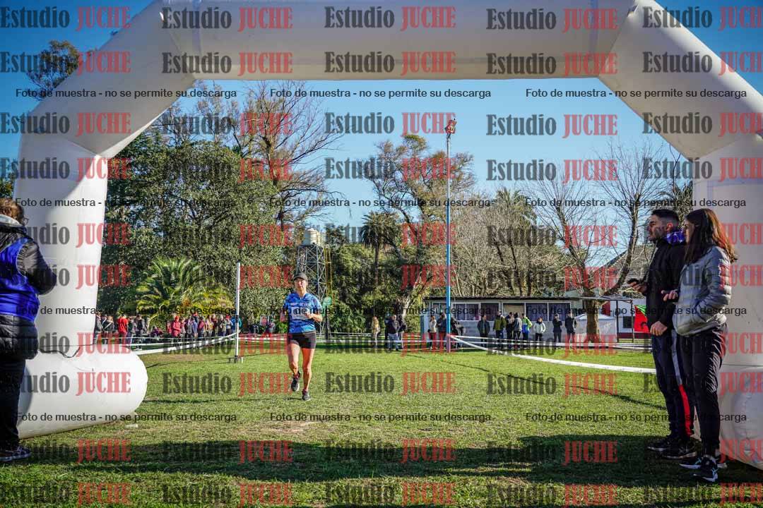 Fotos de la llegada del cross de 4000 m - mujeres