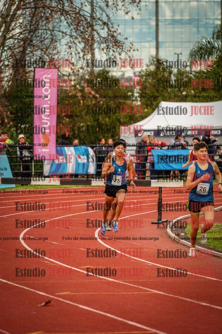 Fotos de los 2000 m con obstáculos de varones