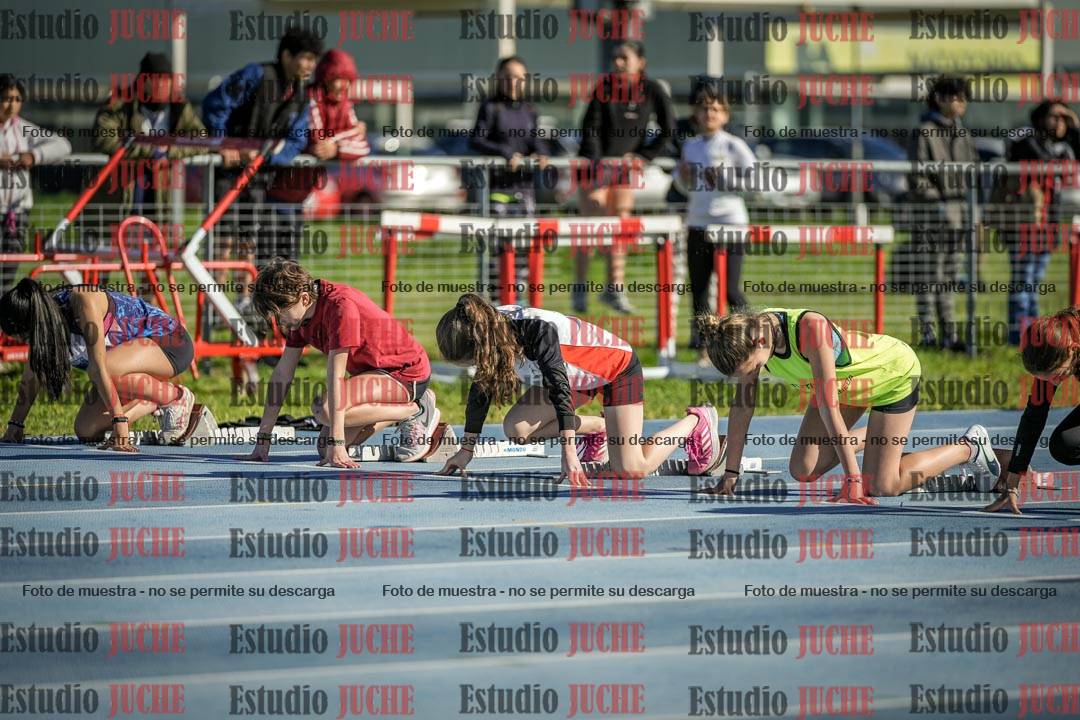 Fotos de los 80 m llanos de mujeres - U14