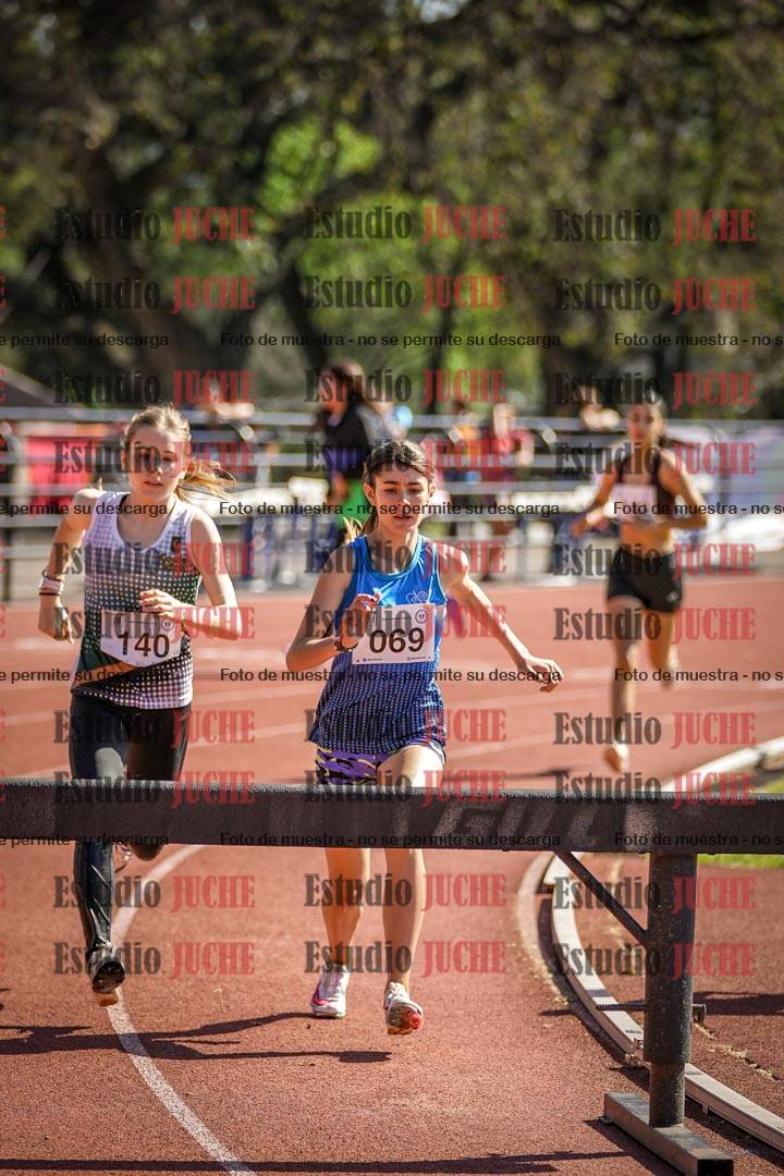 Fotos de los 1500 m con obstáculos de mujeres
