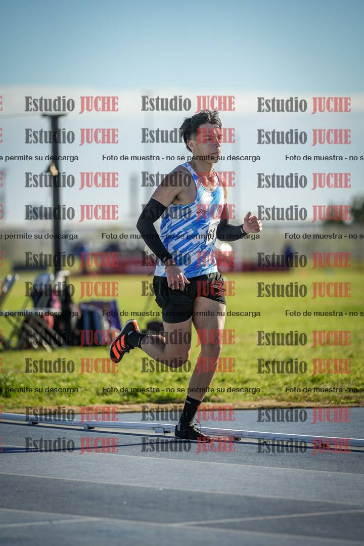 Fotos de los 3000 m con obstáculos de varones