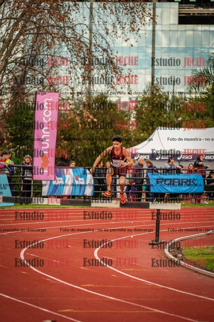 Fotos de los 2000 m con obstáculos de varones