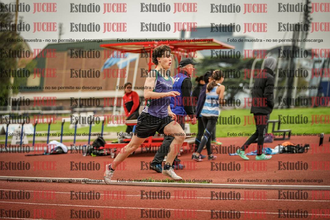Fotos de los 400 m con vallas de varones