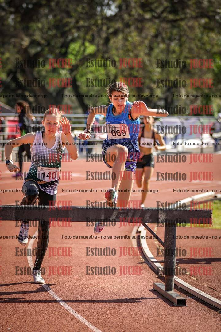 Fotos de los 1500 m con obstáculos de mujeres