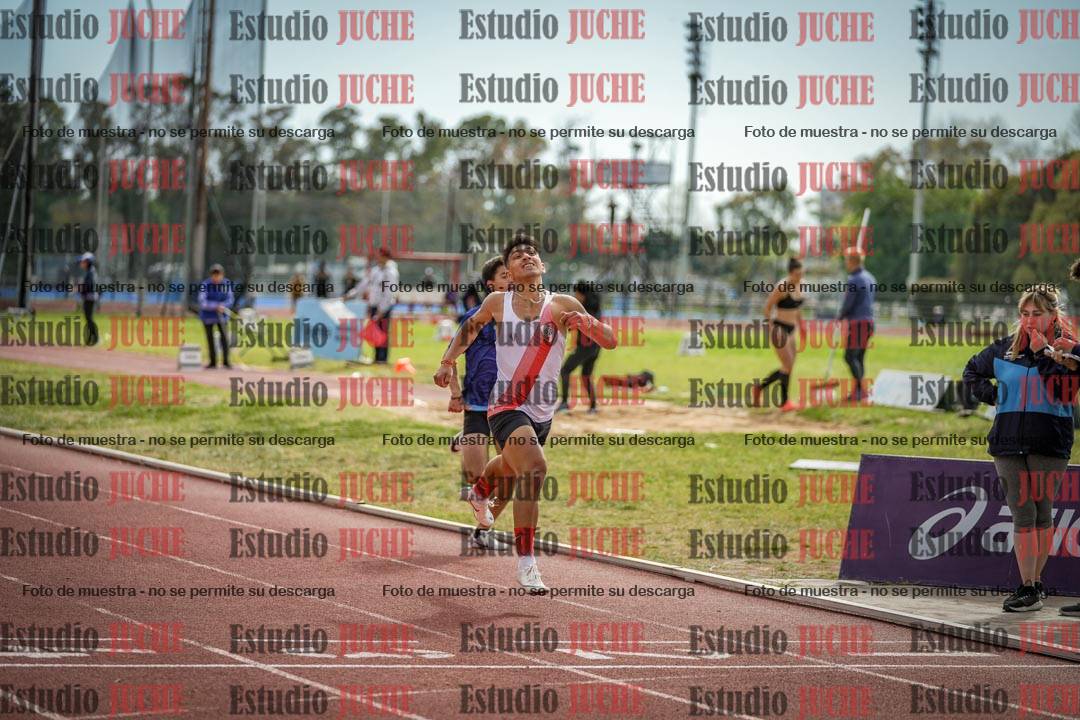 Fotos de los 400 m con vallas de varones
