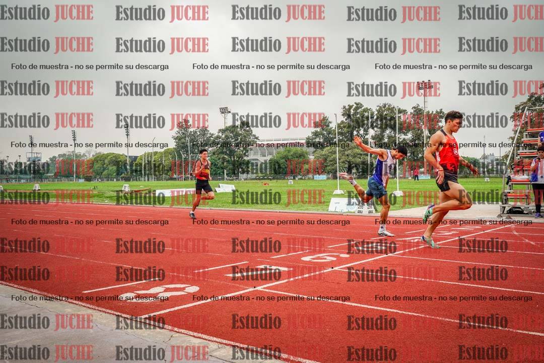 Fotos de los 400 m con vallas de varones