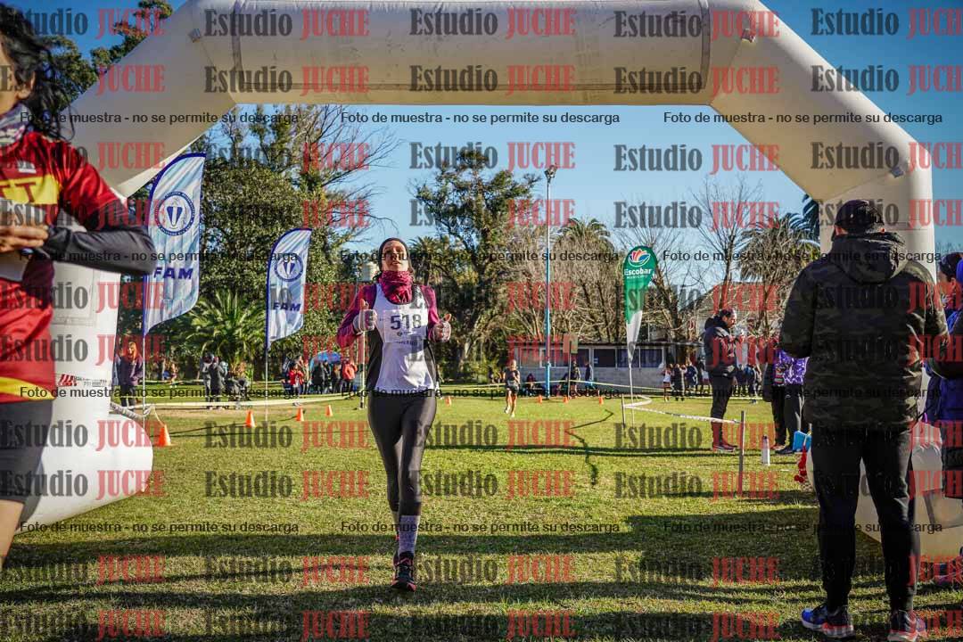Fotos de la llegada del cross de 4000 m - mujeres