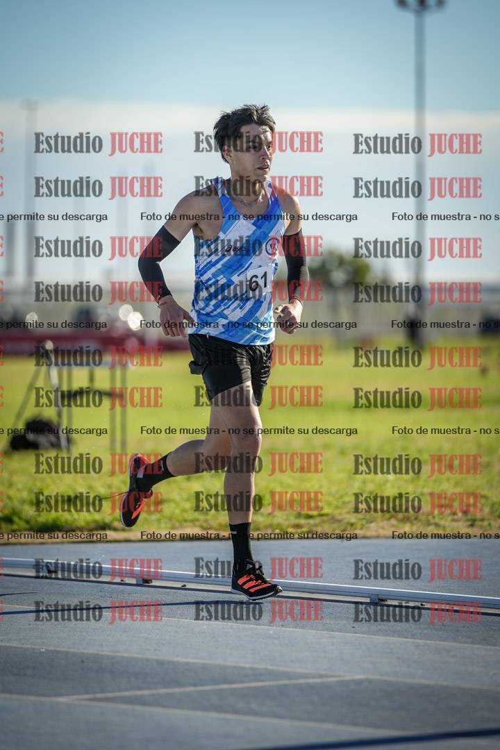 Fotos de los 3000 m con obstáculos de varones