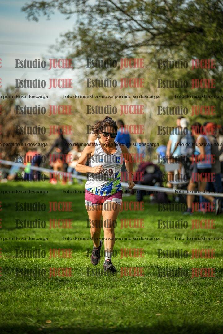 Fotos de la llegada del cross de 4000 m - mujeres