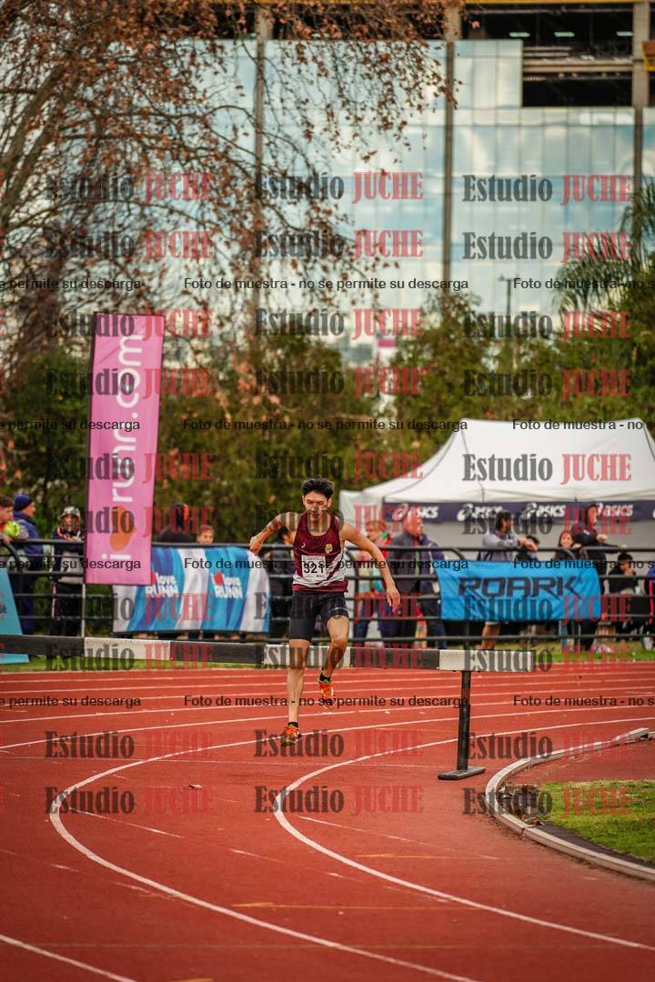 Fotos de los 2000 m con obstáculos de varones