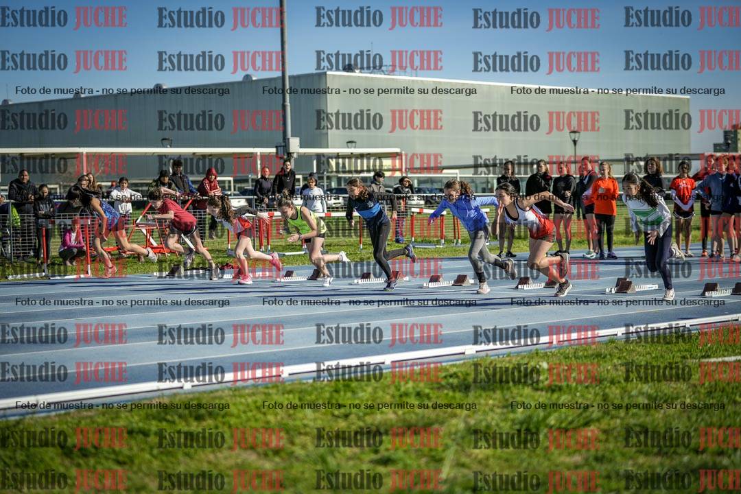Fotos de los 80 m llanos de mujeres - U14
