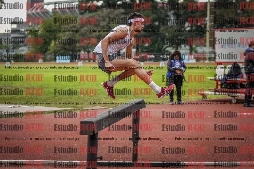 Fotos de los 3000 m con obstáculos de varones