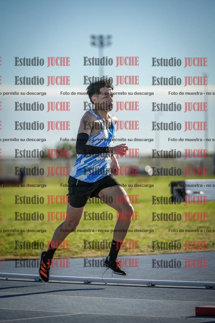 Fotos de los 3000 m con obstáculos de varones