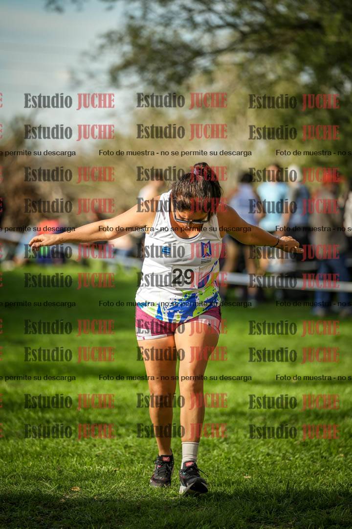 Fotos de la llegada del cross de 4000 m - mujeres