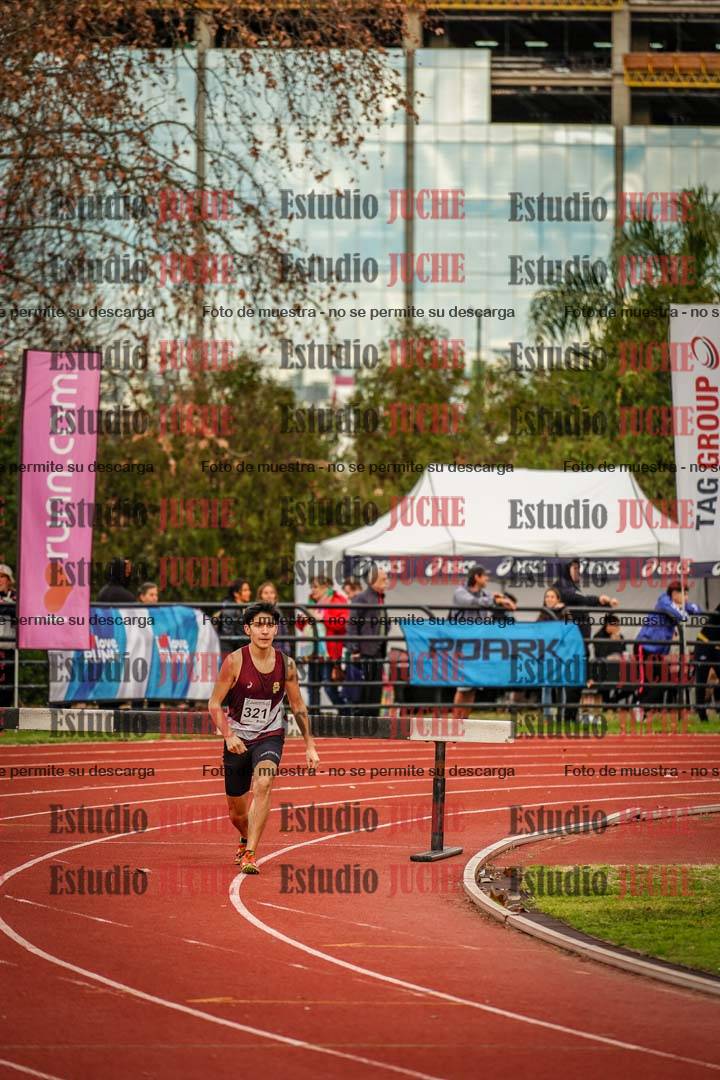 Fotos de los 2000 m con obstáculos de varones