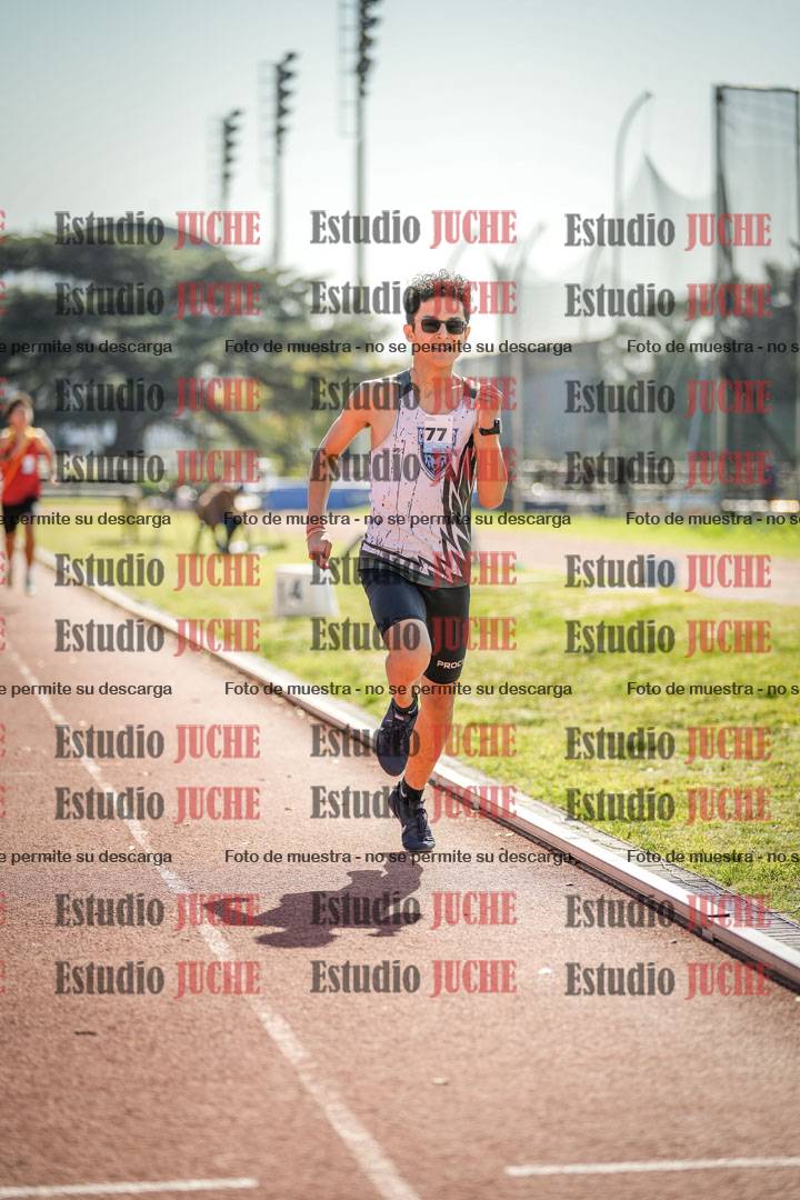 Fotos de los 600 m llanos de varones - U16