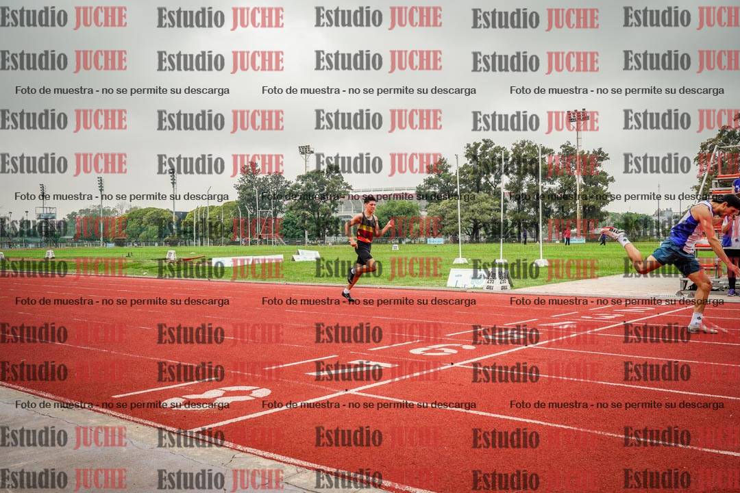 Fotos de los 400 m con vallas de varones