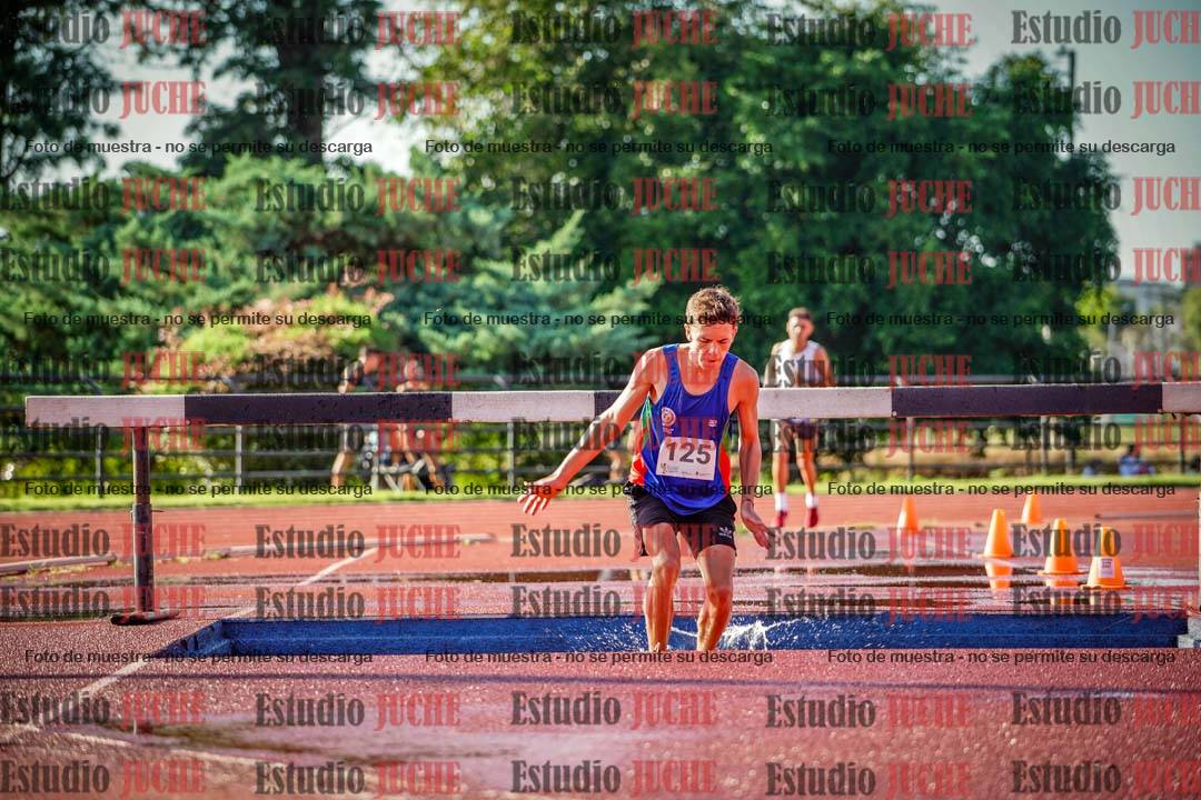 Fotos de los 3000 m con obstáculos de varones