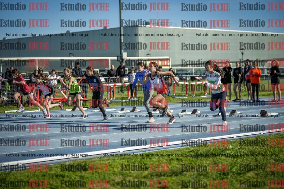 Fotos de los 80 m llanos de mujeres - U14