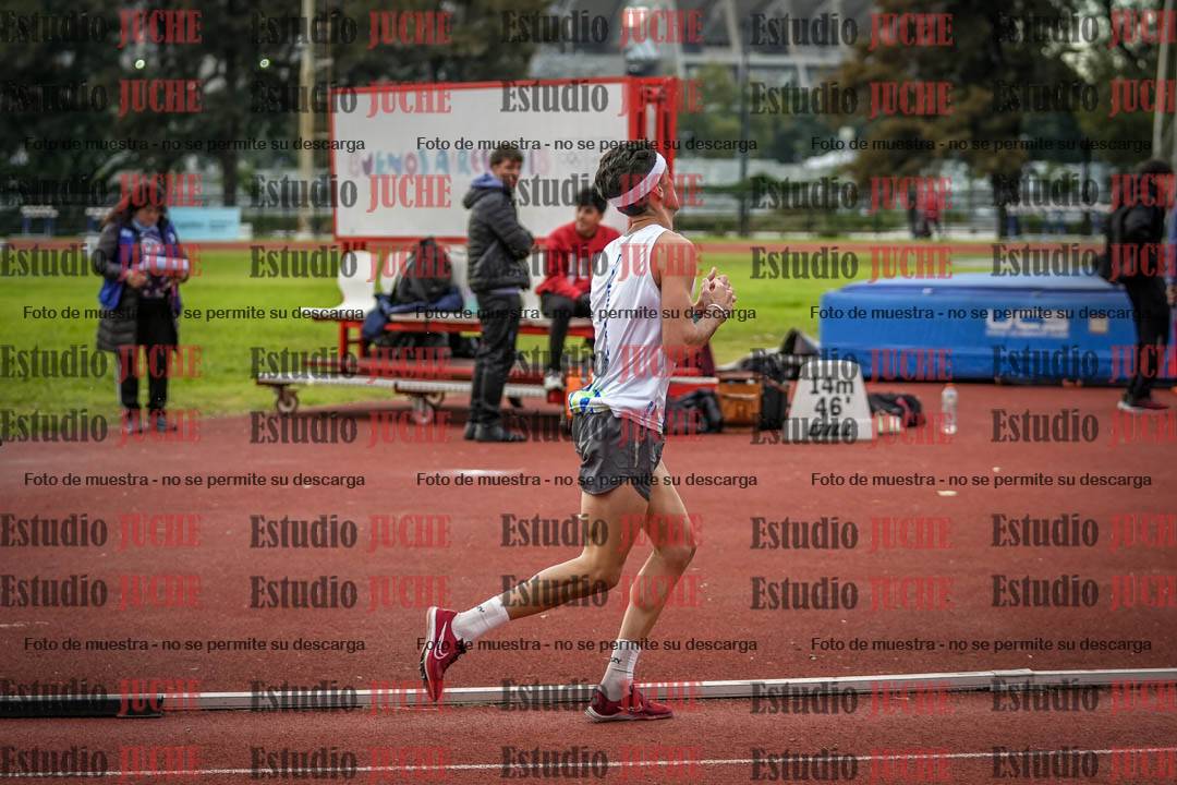Fotos de los 3000 m con obstáculos de varones