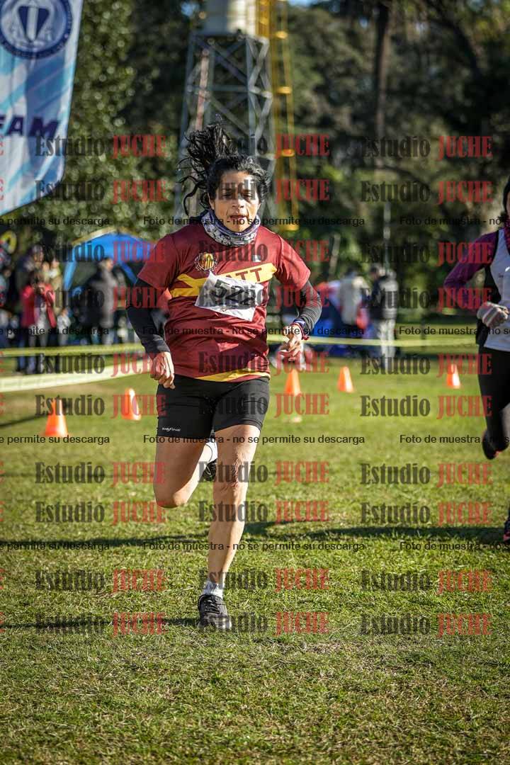 Fotos de la llegada del cross de 4000 m - mujeres