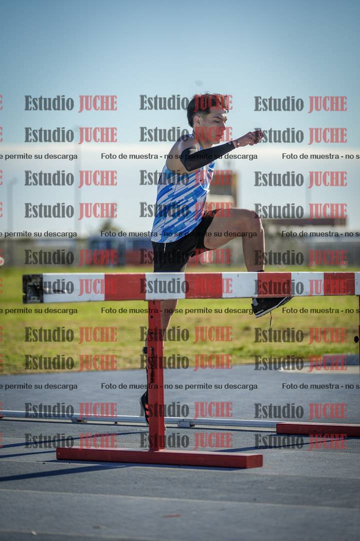 Fotos de los 3000 m con obstáculos de varones