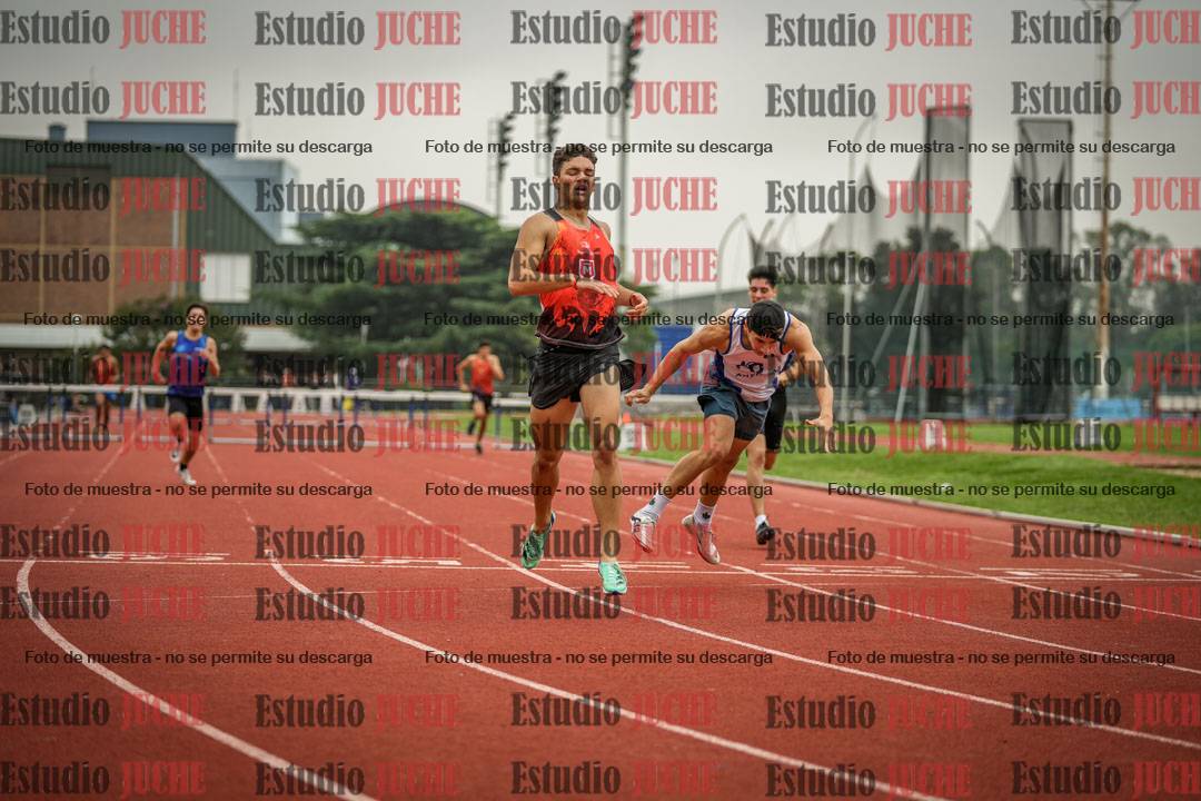 Fotos de los 400 m con vallas de varones