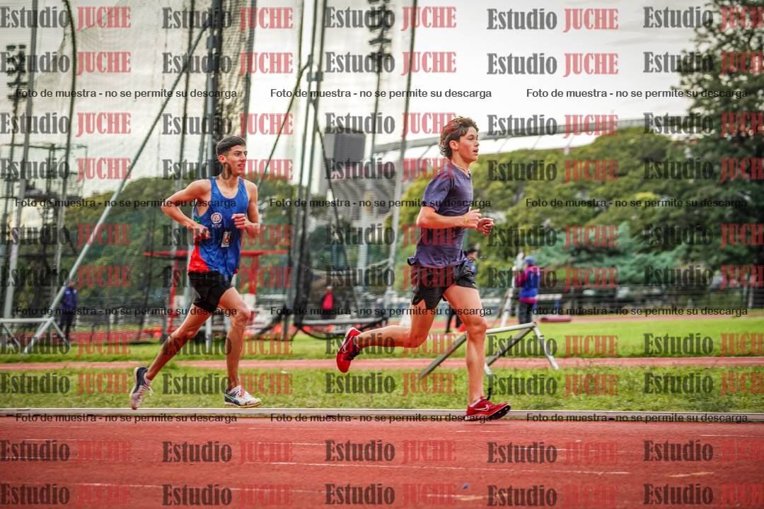 Fotos de los 3000 m con obstáculos de varones