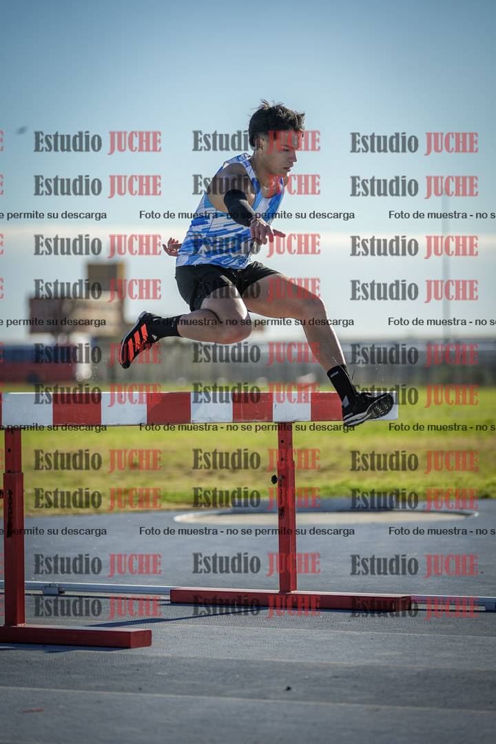Fotos de los 3000 m con obstáculos de varones