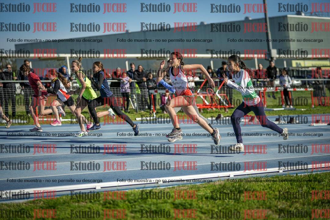 Fotos de los 80 m llanos de mujeres - U14