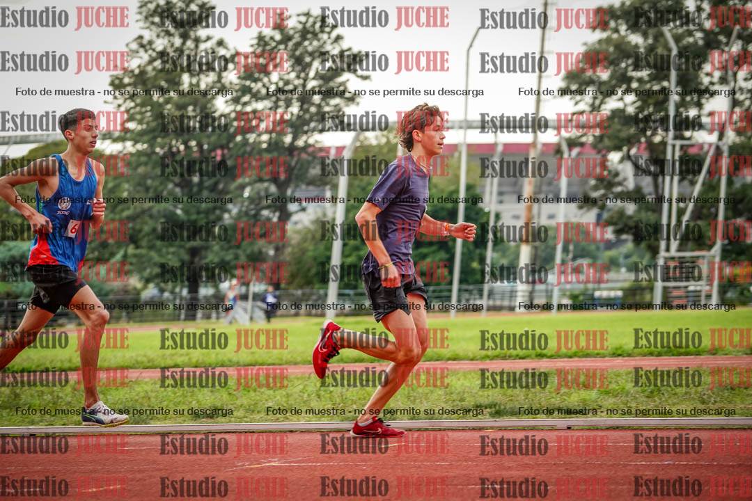 Fotos de los 3000 m con obstáculos de varones