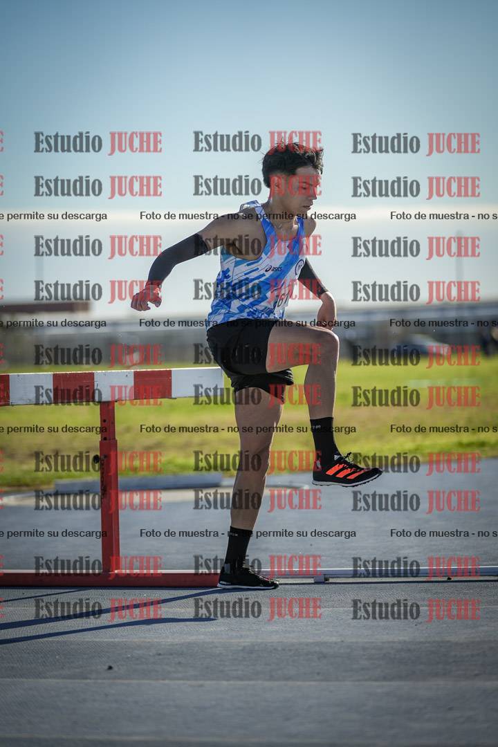 Fotos de los 3000 m con obstáculos de varones