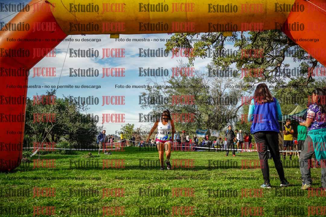 Fotos de la llegada del cross de 4000 m - mujeres