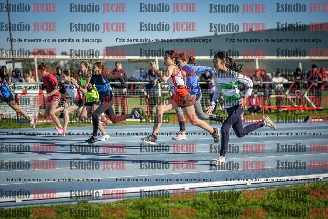 Fotos de los 80 m llanos de mujeres - U14