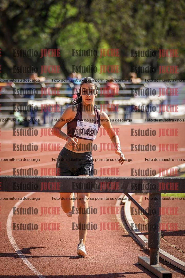 Fotos de los 1500 m con obstáculos de mujeres