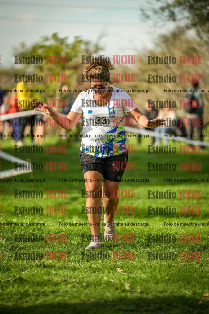 Fotos de la llegada del cross de 4000 m - mujeres