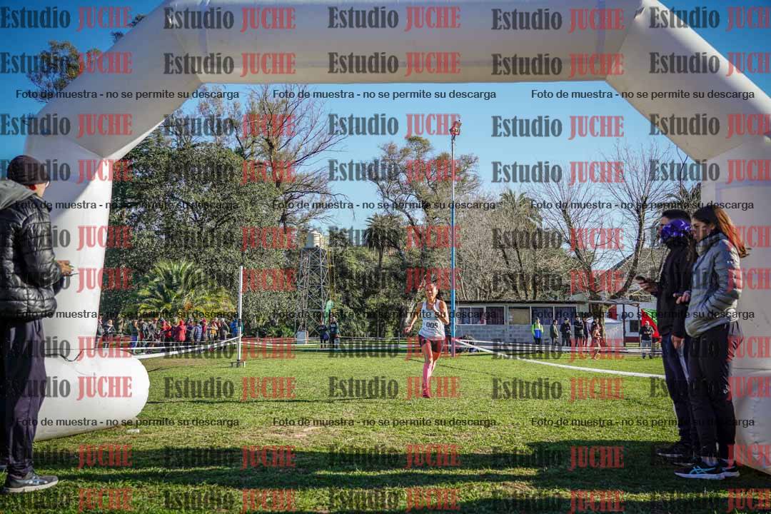 Fotos de la llegada del cross de 4000 m - mujeres