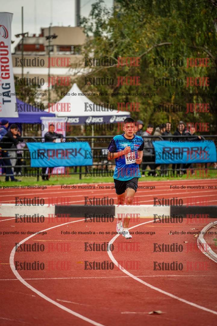 Fotos de los 2000 m con obstáculos de varones