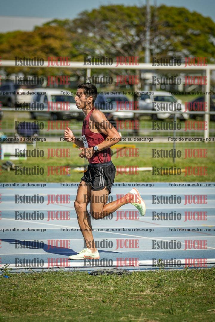 Fotos de los 5000 m de mujeres y varones - serie 1