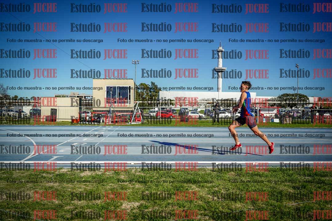 Fotos de los 3000 m con obstáculos de varones
