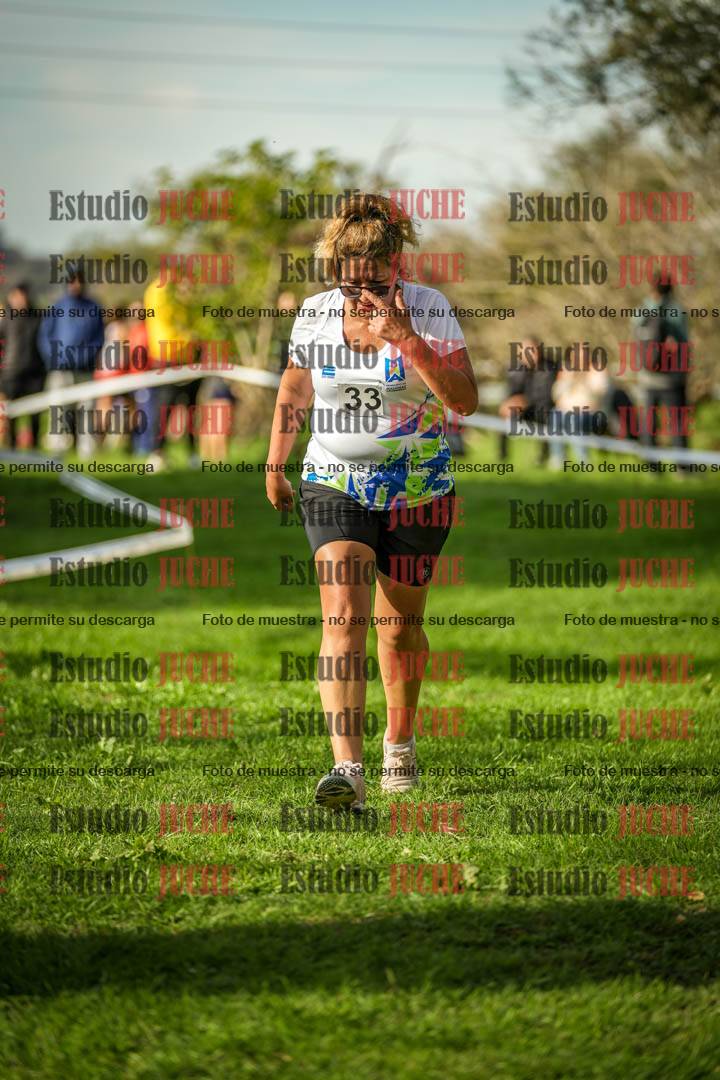 Fotos de la llegada del cross de 4000 m - mujeres