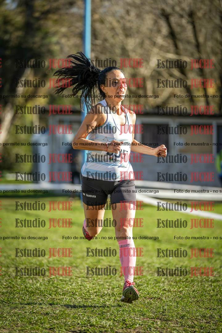 Fotos de la llegada del cross de 4000 m - mujeres