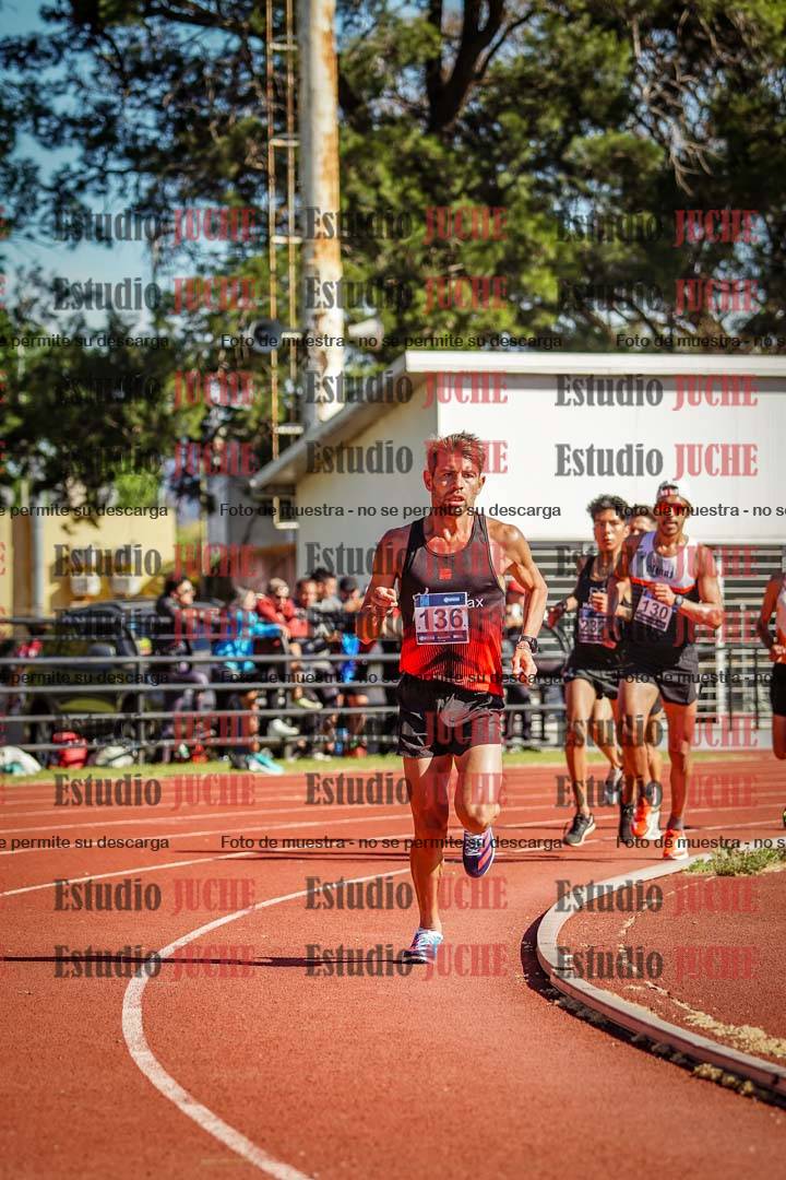 Fotos de los 10.000 m de varones - serie 1