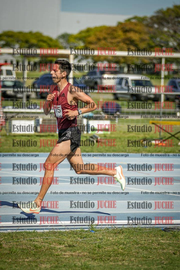 Fotos de los 5000 m de mujeres y varones - serie 1