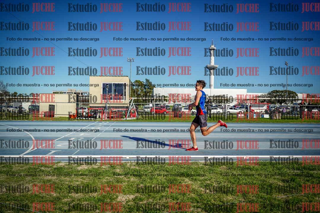 Fotos de los 3000 m con obstáculos de varones